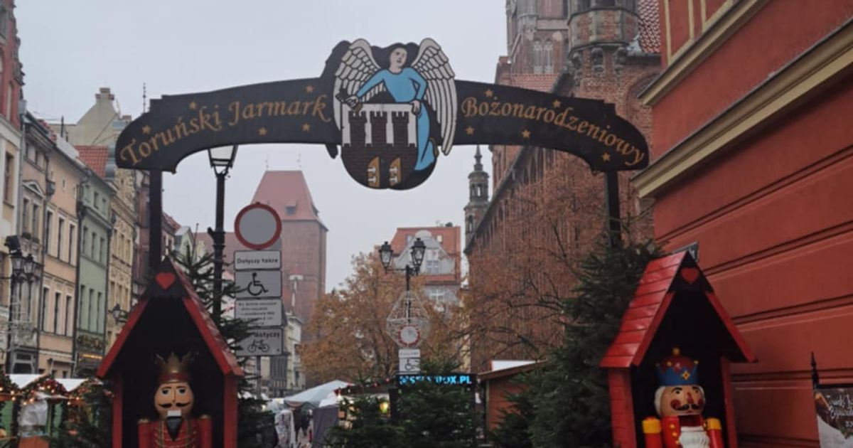 Dnia 26.11 uczniowie ZSM odwiedzili Toruń🎭