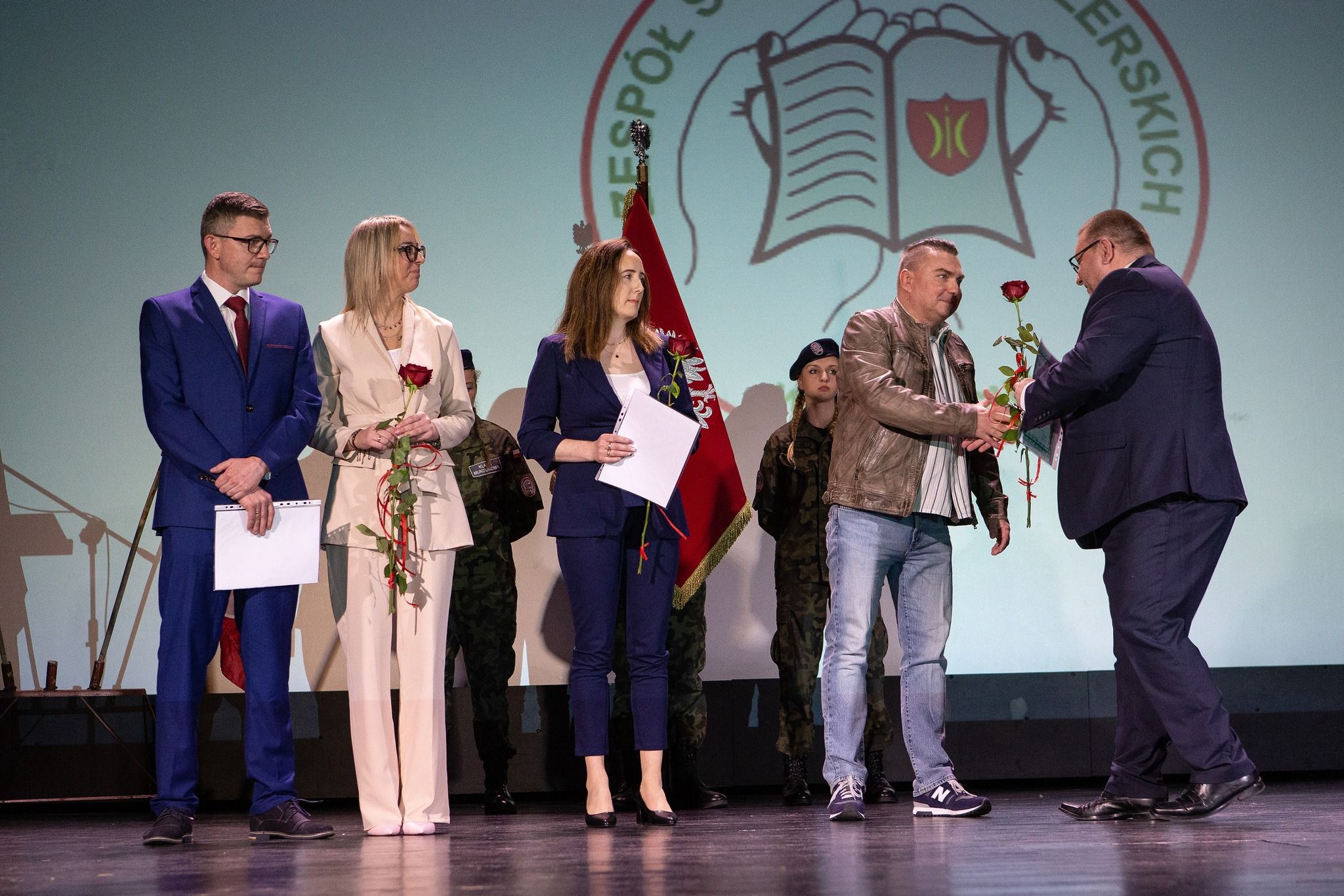 Zakończenie roku klas maturalnych (zdjęcie 3)