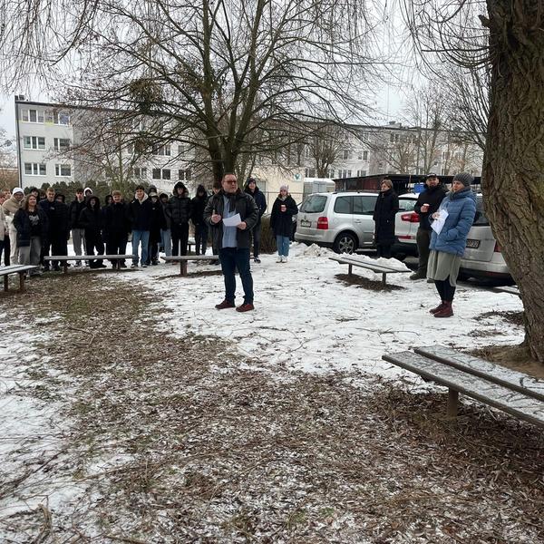 Zaległe zdjęcia, z ostatniego apelu :)  Stypendia Dyrektora oraz wyróżnienia za frekwencję dla uczni