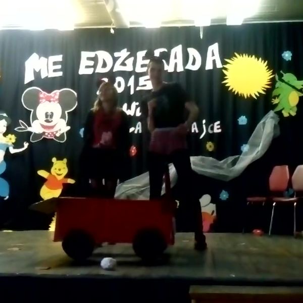 Klatka z filmu 1 — Miejsce: Zespół Szkół Menedżerskich w Świeciu (53.41277, 18.