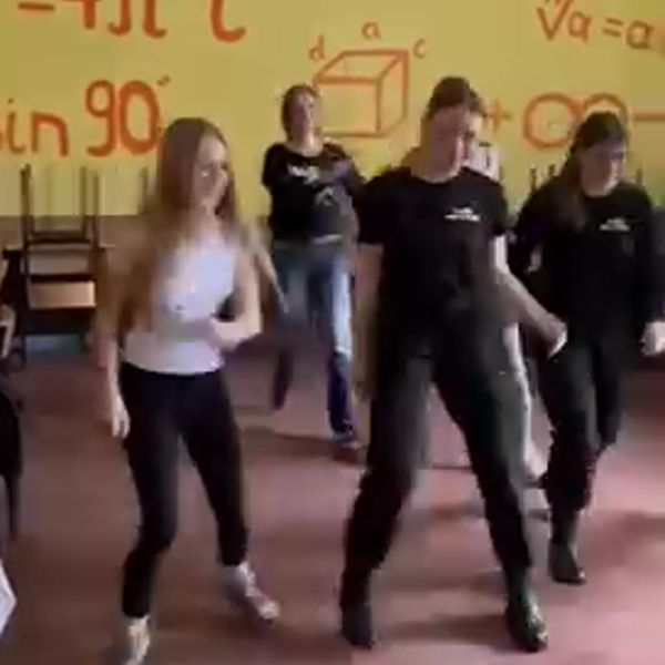 Klatka z filmu 1 — Dzień Wiosny i Dni Otwarte w ZSM! 🌼🎉  Wow! Co za niesamowi