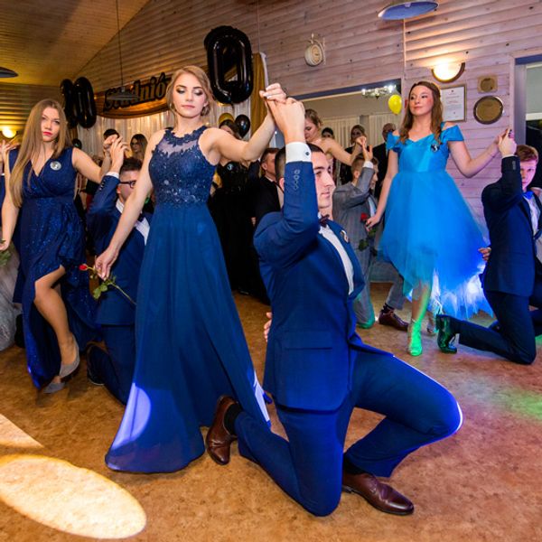 Extra Świecie: „Ostatniego poloneza zatańczyli maturzyści menedżera"