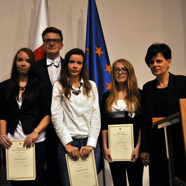 Grudnia w Sali Urzędu Wojewódzkiego w obecności wicewojewody kujawsko – pomorskiego, pani Elżbiety R (zdjęcie 2)