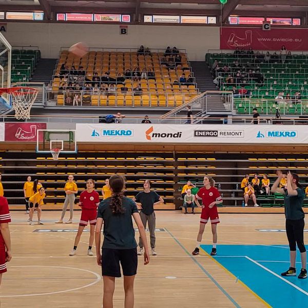 Powiatowe Zawody w Koszykówkę 2022 (zdjęcie 2)