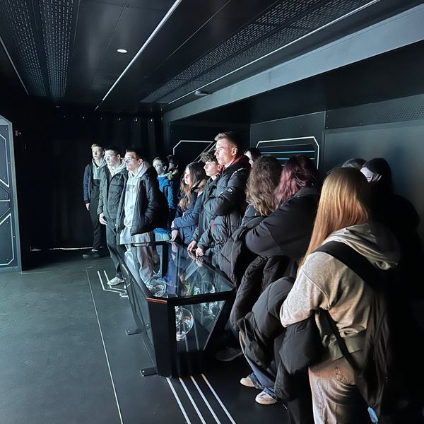 Listopada dwie klasy z ZSM wzięły udział w pokazie multimedialnym związanym z Świętem Niepodległości (zdjęcie 3)