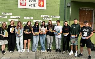 Witamy naszych nowych uczniów z klas pierwszych w społeczności "Menedżera"