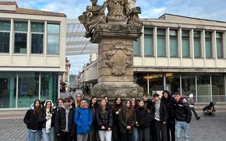 Grudnia uczniowie klasy II LOA oraz kilka osób z klasy III LOB uczestniczyło w wycieczce do Poznania