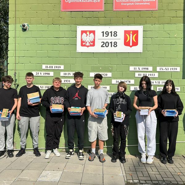 Witamy naszych nowych uczniów z klas pierwszych w społeczności "Menedżera" (zdjęcie 3)