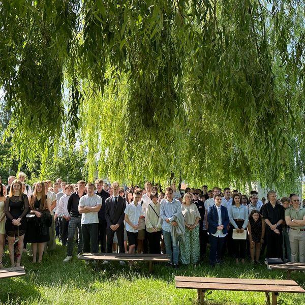 Czerwca 2024 r - uroczyste zakończenie roku szkolnego w Menedżerze (zdjęcie 4)