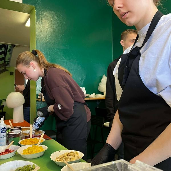W naszej szkole zadziały się cuda!  😍😍😍 W godzinę zegarową nasi uczniowie zebrali 1607 zł + wpłat (zdjęcie 2)