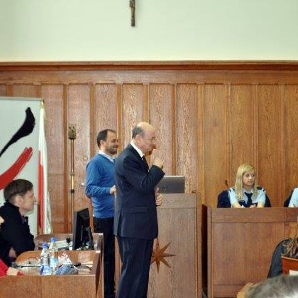 Lekcja inna niż wszystkie”  Dnia 9 kwietnia uczniowie klas I i II Zespołu Szkół Menedżerskich o prof (zdjęcie 7)