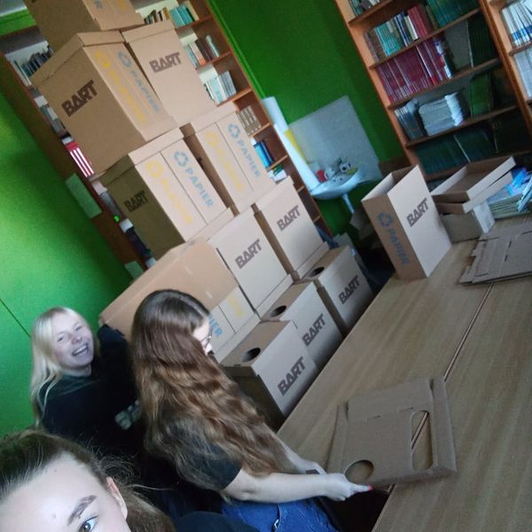 W roku szkolnym 2019/2020 Zespół Szkół Menedżerskich w Świeciu postanowił działać na rzecz ochrony ś (zdjęcie 6)