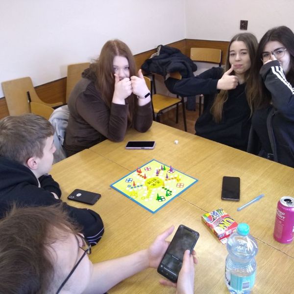 Pierwszy Dzień Wiosny w Menedżerze  Pierwszy Dzień Wiosny, znany wśród uczniów bardziej jako dzień w (zdjęcie 2)