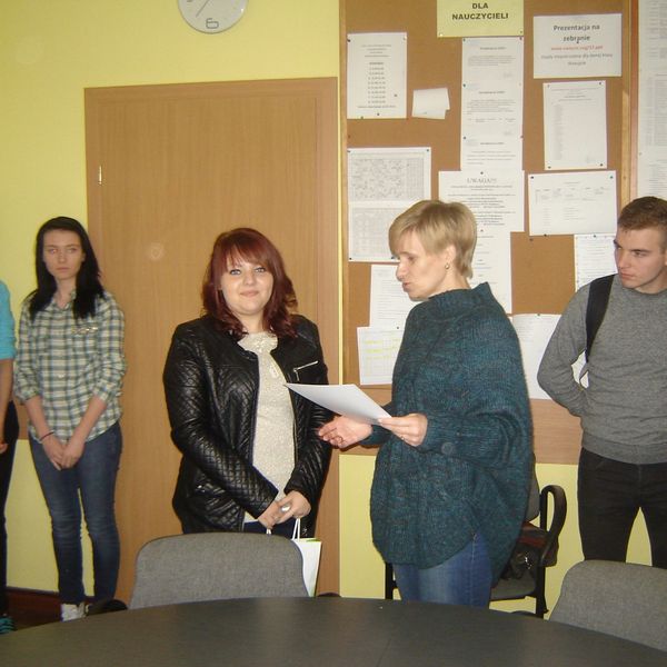 Szkolny konkurs na ulotkę  „ZAGROŻENIA JAKIE NIOSĄ ALKOHOL, NARKOTYKI, DOPALACZE” (zdjęcie 5)