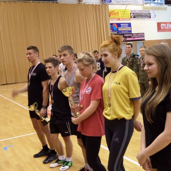 Policyjny Test Sprawności  W Hali Widowiskowo-Sportowej w Świeciu czwartego kwietnia odbył się test  (zdjęcie 2)