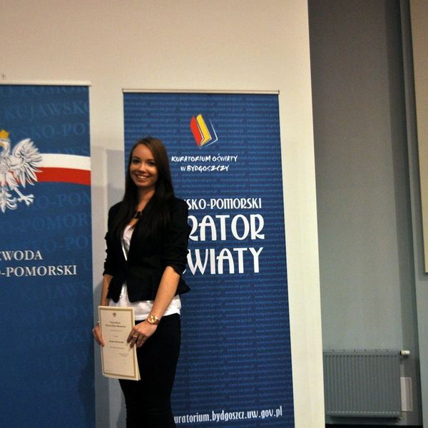 Grudnia w Sali Urzędu Wojewódzkiego w obecności wicewojewody kujawsko – pomorskiego, pani Elżbiety R (zdjęcie 4)