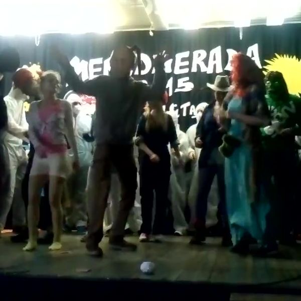 Klatka z filmu 3 — Menedżerada - występ klasy II LOMiejsce: Zespół Szkół Menedż