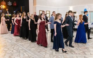 Extra Świecie: Studniówka 2026 w ZSM — polonez w Laskowicach