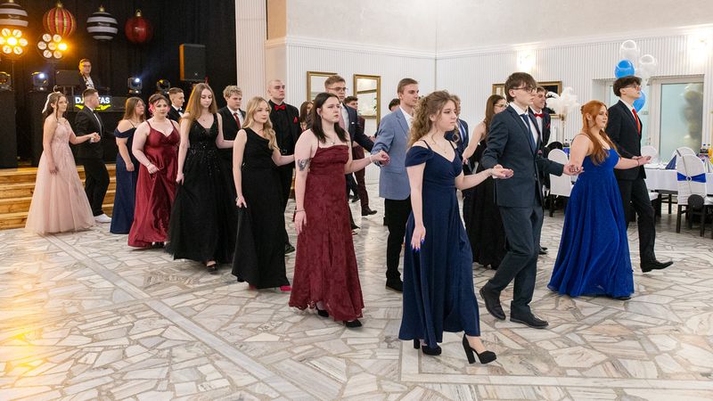 Studniówka 2026 — polonez w Laskowicach