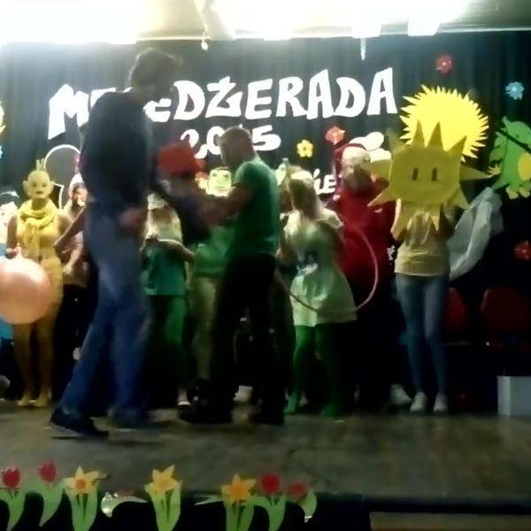 Klatka z filmu 7 — Menedżerada 2015 - występ klasy III LOA