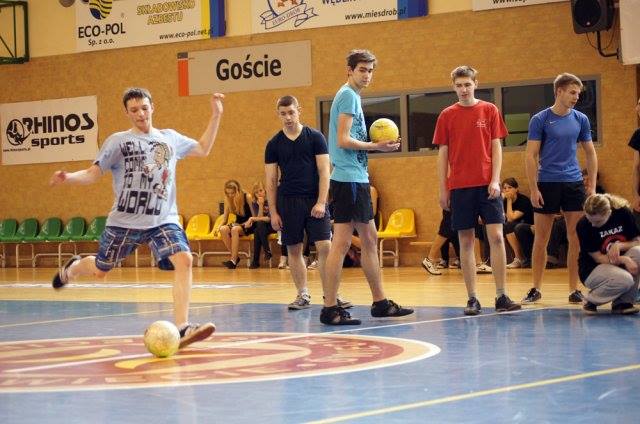 Dnia 6-ego marca podczas Dni Etyki młodzież popularnego „Menedżera” mogła rywalizować między  sobą n (zdjęcie 12)