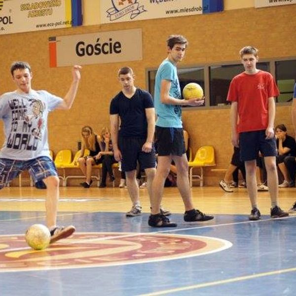 Dnia 6-ego marca podczas Dni Etyki młodzież popularnego „Menedżera” mogła rywalizować między  sobą n (zdjęcie 12)