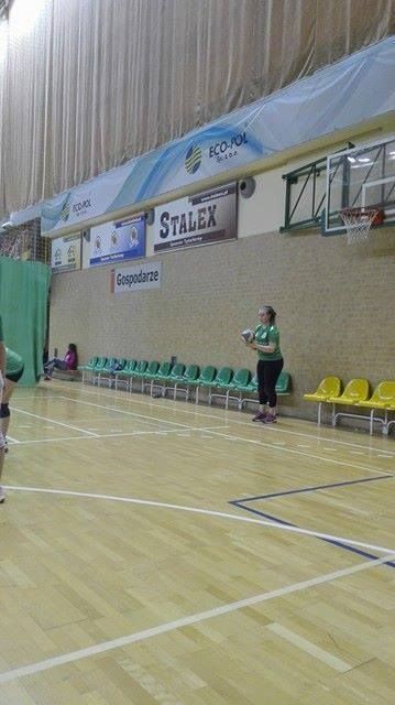 Udział naszej młodzieży w ,,Licealiadzie" - rozgrywkach w piłce siatkowej chłopców i dziewcząt - 21. (zdjęcie 7)
