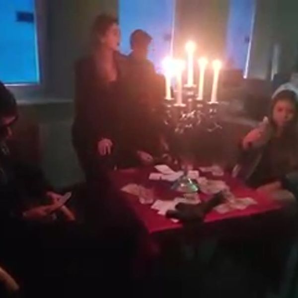 Klatka z filmu 24 — Wpis z Facebooka 2022-10-18