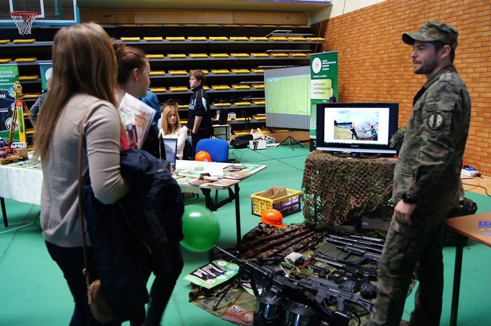 Nasze śliczne policjantki.ZdjęciaZdjęciaZdjęciaZdjęciaZdjęciaZdjęciaZdjęciaZawsze sympatyczna i uśmi (zdjęcie 9)