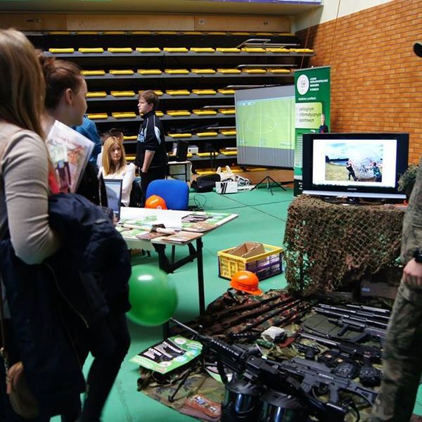 Nasze śliczne policjantki.ZdjęciaZdjęciaZdjęciaZdjęciaZdjęciaZdjęciaZdjęciaZawsze sympatyczna i uśmi (zdjęcie 9)