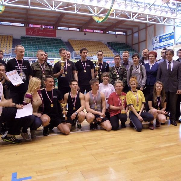 Policyjny Test Sprawności  W Hali Widowiskowo-Sportowej w Świeciu czwartego kwietnia odbył się test 