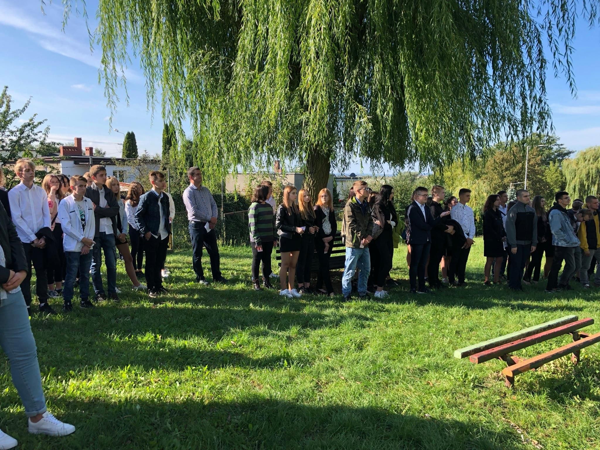 Uroczyste rozpoczęcie roku szkolnego 2021/2022 (zdjęcie 14)