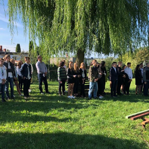 Uroczyste rozpoczęcie roku szkolnego 2021/2022 (zdjęcie 14)