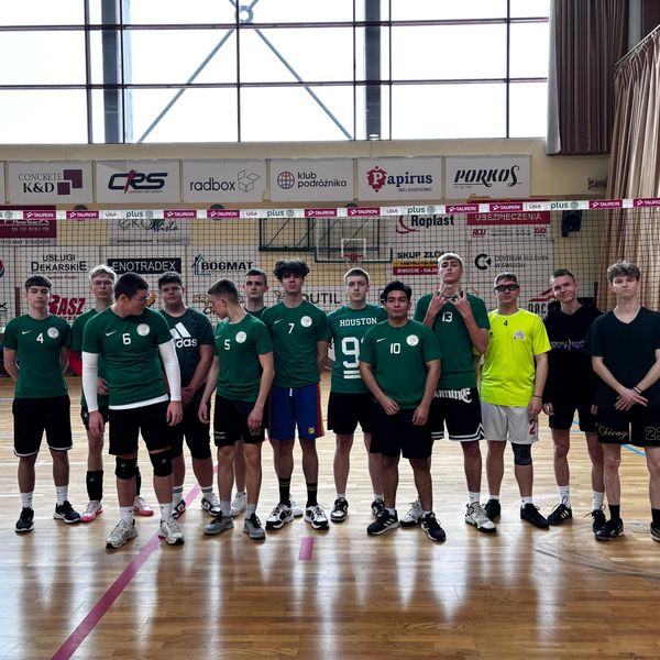 Fotorelacja z rozgrywek Licealiady, w których wzięli udział nasi uczniowie w minionym miesiącu 🏐🏀� (zdjęcie 4)