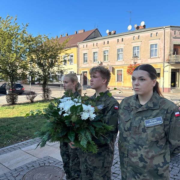 Naród bez historii, jest jak drzewo bez korzeni (zdjęcie 6)