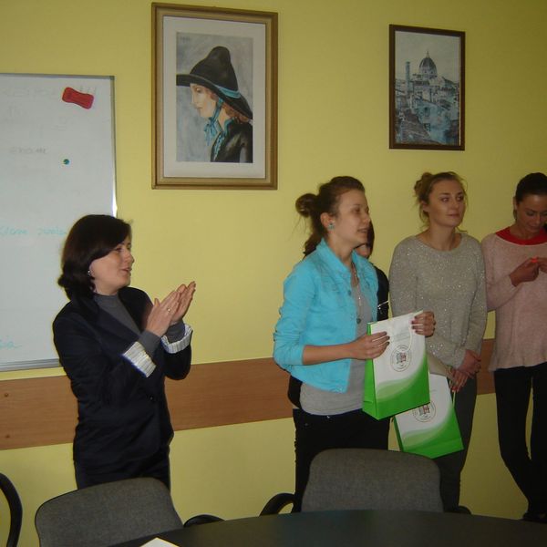 Szkolny konkurs na ulotkę  „ZAGROŻENIA JAKIE NIOSĄ ALKOHOL, NARKOTYKI, DOPALACZE” (zdjęcie 8)