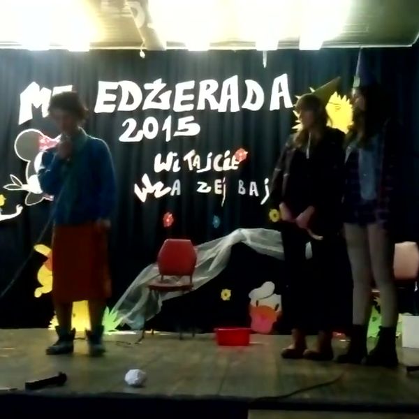 Klatka z filmu 3 — Miejsce: Zespół Szkół Menedżerskich w Świeciu (53.41277, 18.