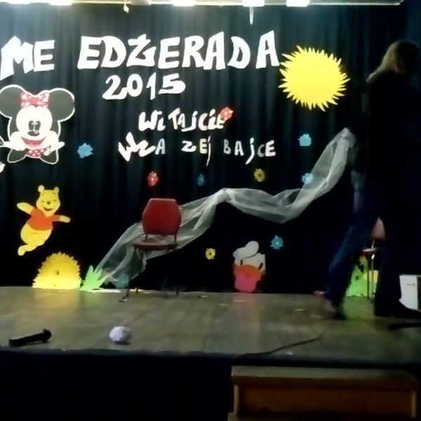 Klatka z filmu 1 — Miejsce: Zespół Szkół Menedżerskich w Świeciu (53.41277, 18.