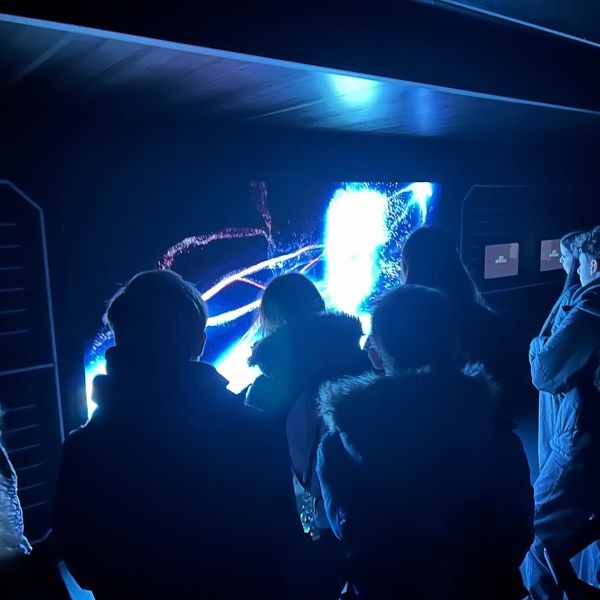 Listopada dwie klasy z ZSM wzięły udział w pokazie multimedialnym związanym z Świętem Niepodległości (zdjęcie 2)