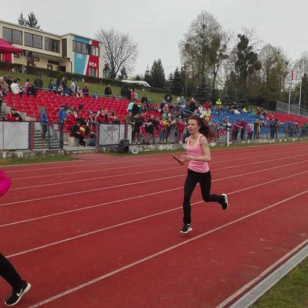 Sztafety naszych dziewcząt i chłopców :-)