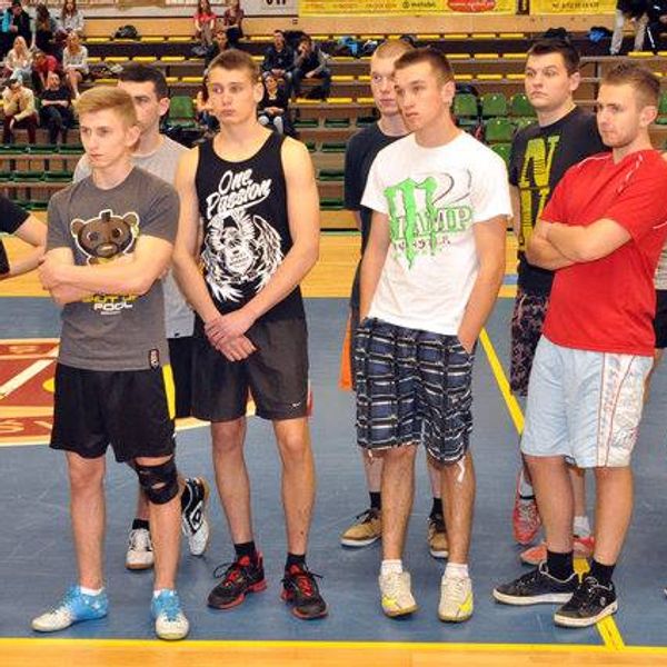 Policyjny Test Sprawności  W Hali Widowiskowo-Sportowej w Świeciu czwartego kwietnia odbył się test  (zdjęcie 4)