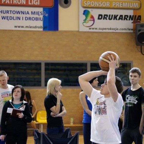 Dnia 6-ego marca podczas Dni Etyki młodzież popularnego „Menedżera” mogła rywalizować między  sobą n (zdjęcie 13)