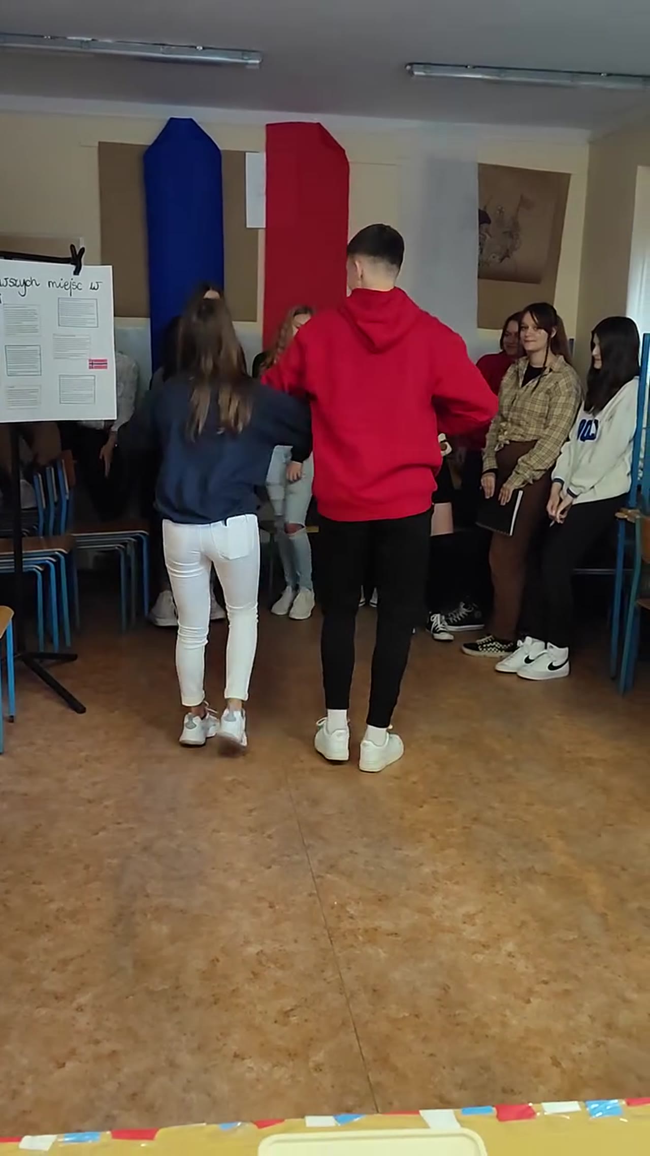 Klatka z filmu 10 — Wpis z Facebooka 2022-10-18