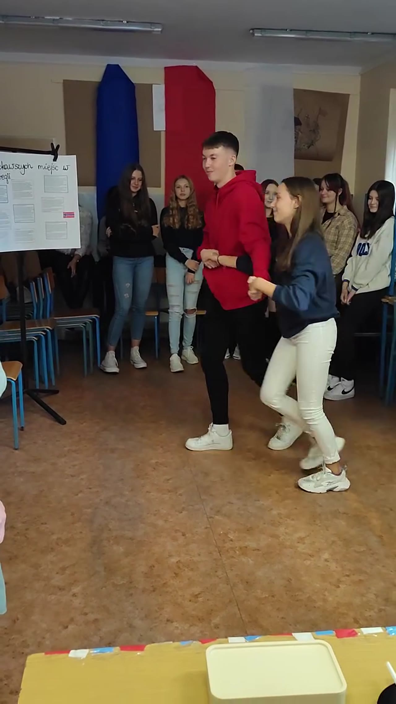 Klatka z filmu 12 — Wpis z Facebooka 2022-10-18