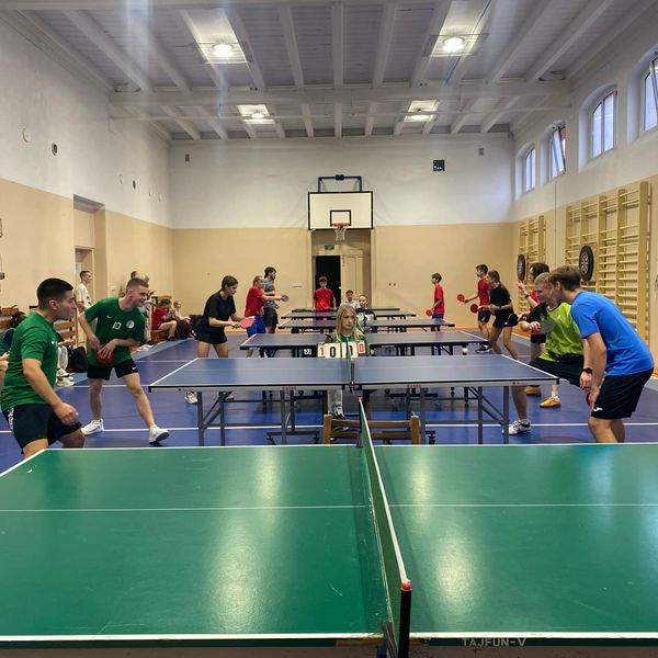 Zawody z tenisa stołowego 🏓🏓🏓 Nasza drużyna chłopców zdobyła drugie miejsce, a dziewcząt trzecie  (zdjęcie 3)
