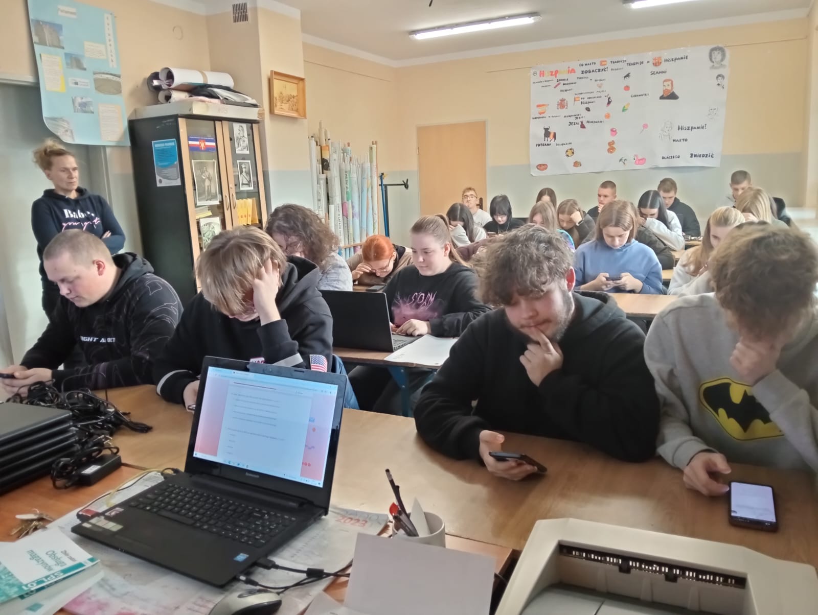 Do konkursu z Wiedzy o Zarządzaniu i Ekonomii organizowanego przez Uniwersytet Morski w Gdyni przyst (zdjęcie 3)