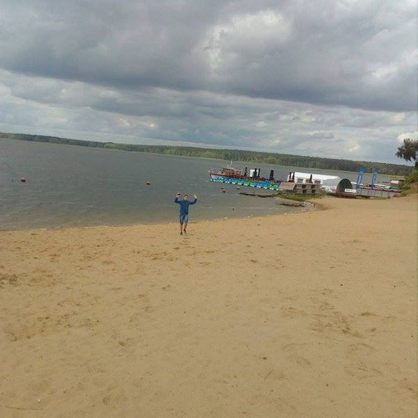 Bitewny kurz Menedżerady już opadł, a grupa zwycięzców z klasy II TA wraz z wychowawcą Mirosławą Kru (zdjęcie 4)