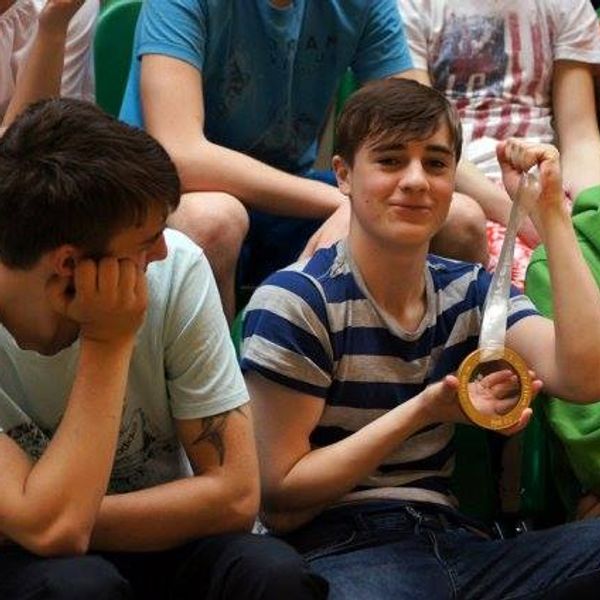 Dzień Sportu i Zdrowia w Zespole Szkół Menedżerskich w Świeciu ,,Olimpiada zdrowia” – biegi, rzut do (zdjęcie 14)