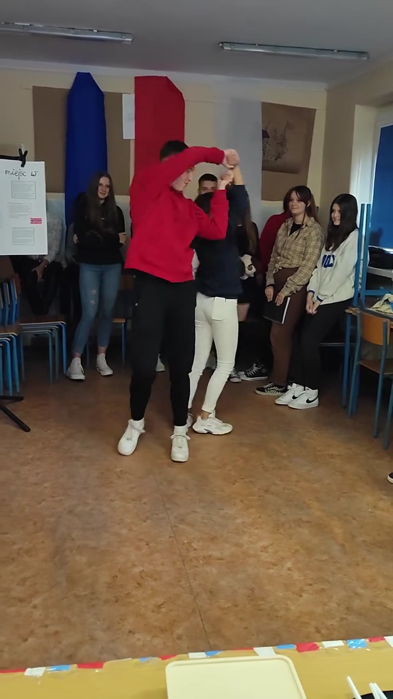 Klatka z filmu 11 — Wpis z Facebooka 2022-10-18
