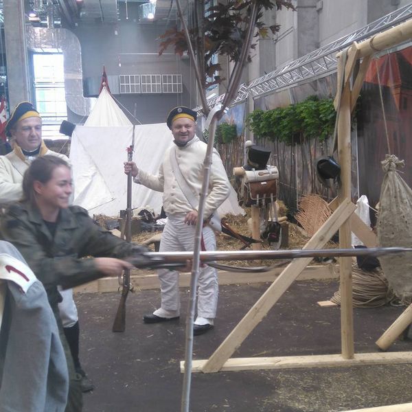 W dniu 2 czerwca 2017 roku uczniowie klas mundurowych wzięli udział w Targach Proobronnych "Pro Defe (zdjęcie 2)